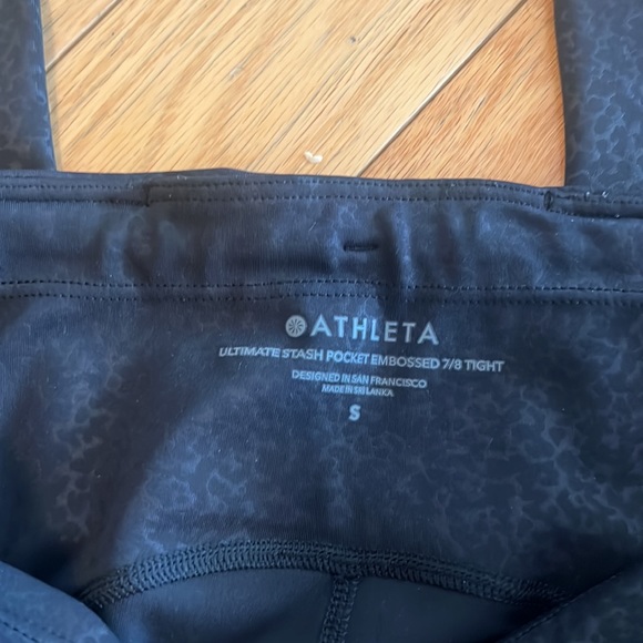Black Athleta leggings in perfect condition!! - Picture 4 of 4
